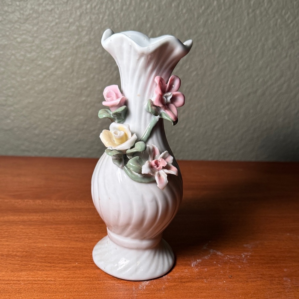 Vintage Porcelain Bud Vase-MCM Charm
